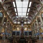 La suiza Six quiere comprar BME, gestor de los mercados financieros españoles. En la imagen, el Palacio de la Bolsa de Madrid