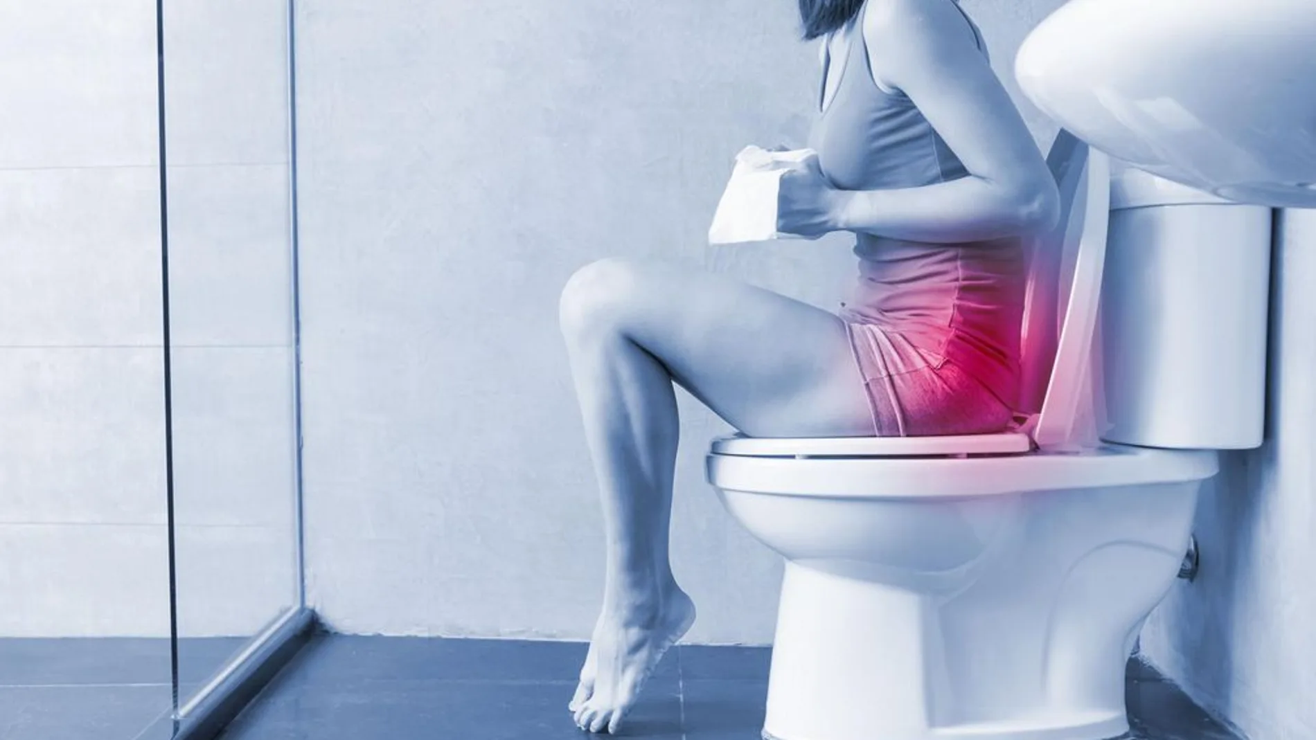 Levantar las rodillas por encima de las caderas coloca en mejor situación el intestino para evacuar