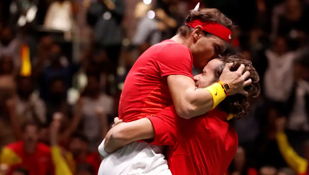 Rafa Nadal y Feliciano López celebran su pase a la final de la Copa Davis tras derrotar a los británicos Jamie Murray y Neal Skupski.