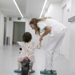 Imagen de archivo de un niño hospitalizado