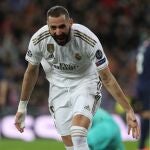 Benzema celebra uno de los goles que marcó al PSG