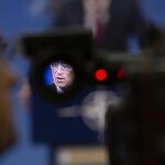 El secretario general de la OTAN, Jens Stoltenberg, hablando durante una conferencia de prensa en la sede de la Alianza en Bruselas.(AP Photo/Virginia Mayo)