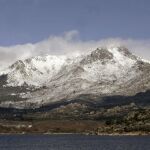 Imagen del pico de La Maliciosa nevado, en la Sierra de Guadarrama