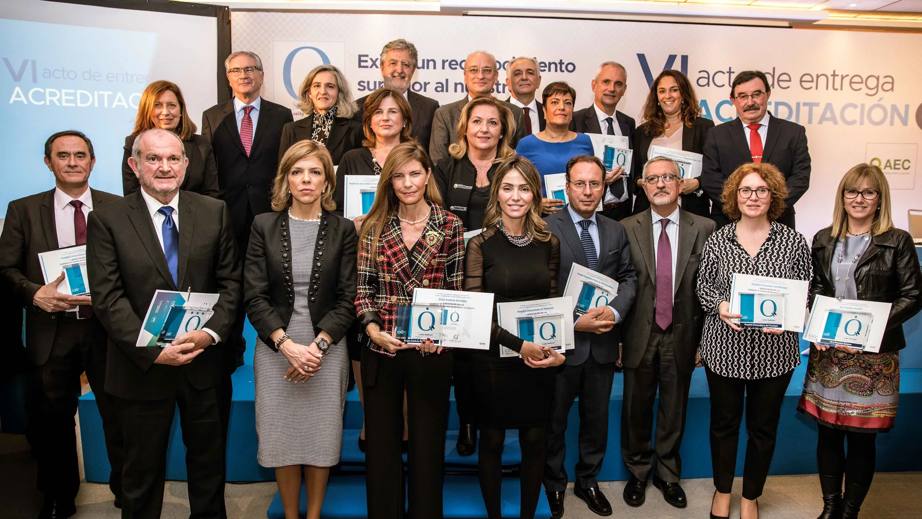 Foto de familia de las organizaciones acreditadas con la QH