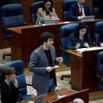 El portavoz de Más Madrid en la Asamblea, Pablo Gómez Perpinyà, ha exigido a Vox que "pida perdón" por su "campaña e odio contra los menores"