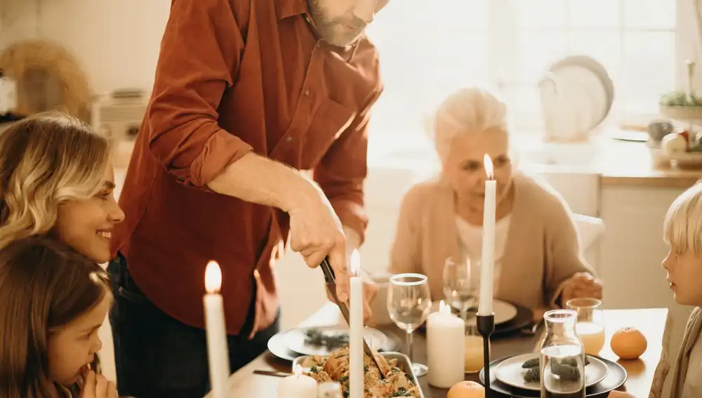 Este año las cenas de celebración navideñas deben organizarse de forma muy especial