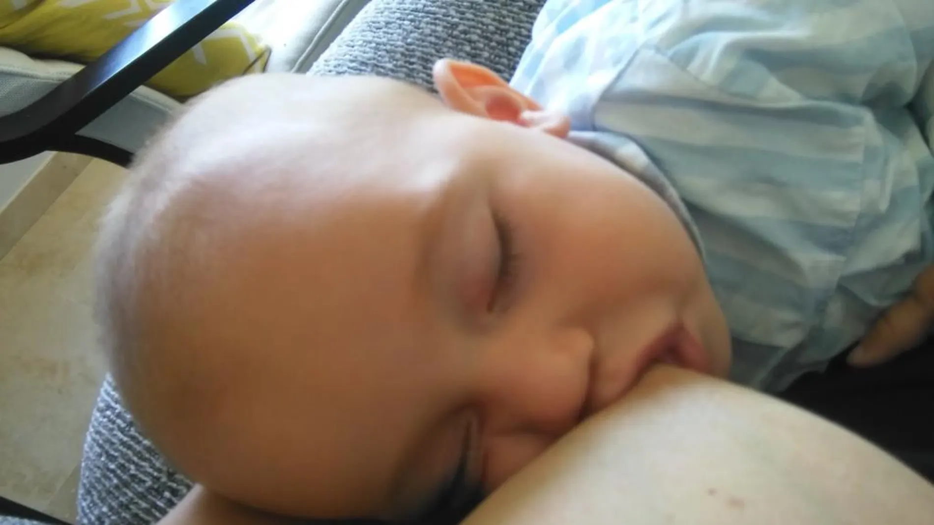 Sustituir o complementar la alimentación del lactante alimentado al pecho, con leche de fórmula con el objetivo de incrementar su peso, no es la solución idónea