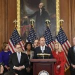 Se acusa a Trump de anteponer sus preocupaciones políticas al interés nacional