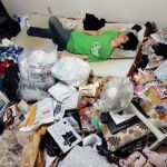 Los jóvenes que sufren de este problema se aíslan en su habitación, que acaba por convertirse en un lugar insalubre