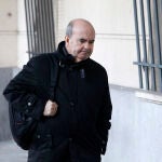 El ex consejero de Presidencia Gaspar Zarrías a su llegada a una de las sesiones del juicio por el fraude de los ERE en Sevilla.