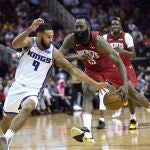 Harden, en la derrota de los Rockets ante los Kings de Sacramento