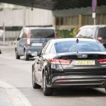Un vehículo VTC en al aeropuerto de Madrid