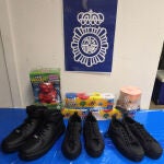 detenido a un individuo con más de cinco kilos de heroína que ocultaba en el interior de juguetes infantiles.