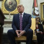 Donald Trump en una rueda de prensa este viernes en el Despacho Oval