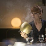 Najwa Nimri es una de las invitadas que, en «Una vida, una cena», disfruta de la cocina de Quique Dacosta