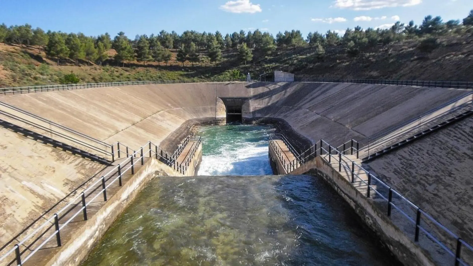 Los populares consideran que cada vez está más clara la hoja de ruta del Gobierno socialista para cambiar las reglas que autorizan los trasvases