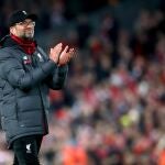 Jurgen Klopp celebra con los aficionados la imbatibilidad del Liverpool en la Premier Photo: Nick Potts/PA Wire/dpa29/12/2019 ONLY FOR USE IN SPAIN