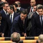El presidente de la Junta, Juanma Moreno, con el presidente del Gobierno en funciones, Pedro Sánchez