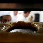 Dentro de los dulces se han incluido artículos ‘picantes’ como tangas, dados, mini vibradores e, incluso, algunas unidades del juguete sexual ‘satisfyer’