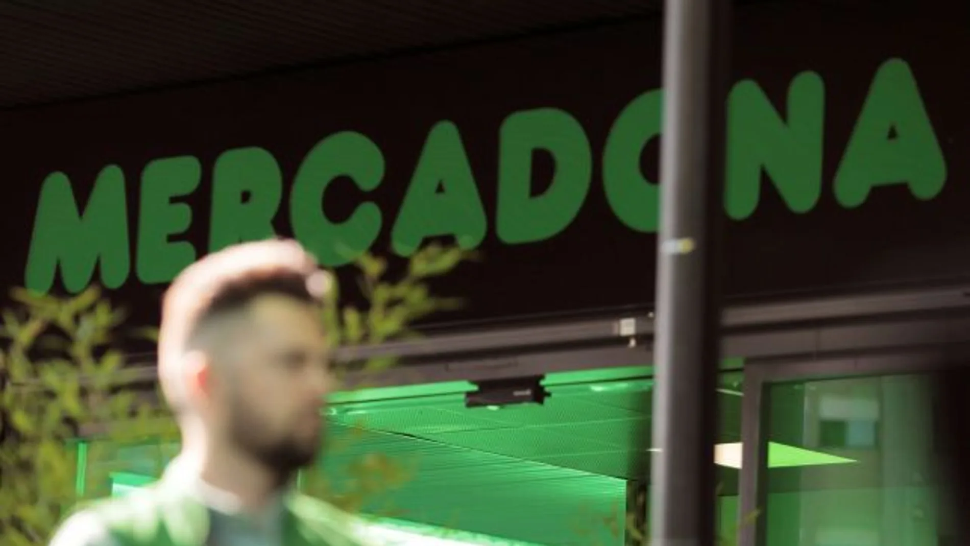 Exterior de un supermercado de Mercadona. EFE Carlos García_643x397