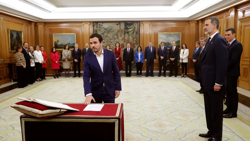 Acto de jura del cargo de los ministros del Gobierno de coalición del PSOE y Unidas Podemos ante el Rey Felipe VI