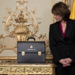 Dolores Delgado durante el acto de entrega de la cartera del ministerio de Justicia a su sucesor Juan Carlos Campo.