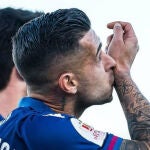 Sergio León celebra un gol con el Levante.
