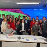 Los representantes del PP valenciano se fotografían con Pablo Casado, tras la Junta Directiva Nacional
