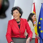 La ministra de Educación y Formación Profesional, Isabel Celaá; la ministra Portavoz y de Hacienda, María Jesús Montero; y la ministra de Igualdad, Irene Montero, comparecen ante los medios de comunicación tras la segunda reunión del Consejo de Ministros del Gobierno de coalición del PSOE y Unidas Podemos y última celebrada en viernes en Moncloa, en Madrid (España), a 17 de enero de 2020.17 enero 2020, Nuevo Gobierno, Guardia CivilRicardo Rubio / Europa Press17/01/2020