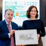 Isabel Díaz Ayuso presenta un cupón especial de la ONCE_oficial con la imagen del reloj de la Puerta del Sol