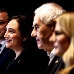 -FOTODELDIA- GRAFCAT9891. BARCELONA, 20/01/2020.- La alcaldesa de Barcelona, Ada Colau (2i), de BComú; el primer teniente de alcalde, Jaume Collboni (i), del PSC; y los líderes municipales de ERC, Ernest Maragall (2d), y de JxCAT, Elsa Artadi (d), durante la presentación del acuerdo político del presupuesto para 2020 del Ayuntamiento de Barcelona, un presupuesto histórico tanto por su importe, ya que supera los 3.000 millones de euros, como por el consenso que lo acompaña, con 33 de los 41 concejales de la ciudad. EFE/Quique García