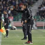 José Rojo Pacheta durante su etapa como entrenador del Elche.