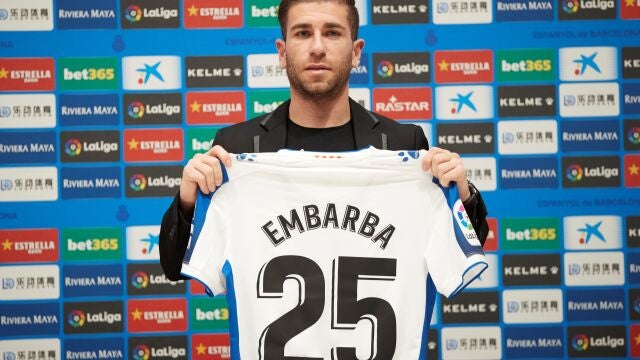 Adri&aacute;n Embarba en su presentaci&oacute;n con el Espanyol.