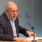 El vicepresidente, portavoz y consejero de Transparencia, Ordenación del Territorio y Acción Exterior, Francisco Igea, comparece en rueda de prensa posterior al Consejo de Gobierno