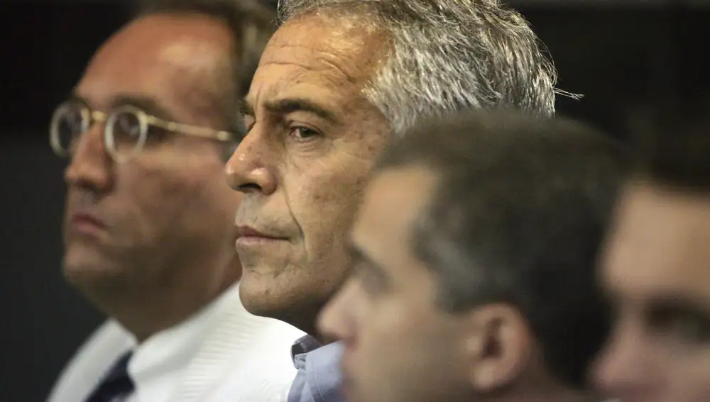 Jeffrey Epstein, el magnate que se vio implicado en una larga trama que incluía menores y que salpicó al príncipe Andrés