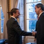 El presidente francés Emmanuel Macron durante su encuentro con el líder venezolano Juan Guaidó en el París.