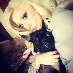 Lady gaga junto a Asia
