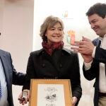 El presidente de la Junta de Castilla y León, Alfonso Fernández Mañueco, asiste al acto de entrega de la Bellota de Oro 2020 con la que el Ayuntamiento de Valdelosa reconoce a Isabel García Tejerina. En la imagen junto a Manuel Prada, alcalde de Valdelosa