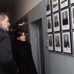 Los Reyes Felipe y Letizia visitan el museo en recuerdo a las víctimas del campo de concentración y exterminio de Auschwitz-Birkenau durante la ceremonia de conmemoración del 75º aniversario.
