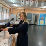 Noelia Núñez, votando en las últimas elecciones generales