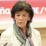 Isabel Celaá en la reunión con organizaciones educativas en la sede del PSOE de Ferraz.