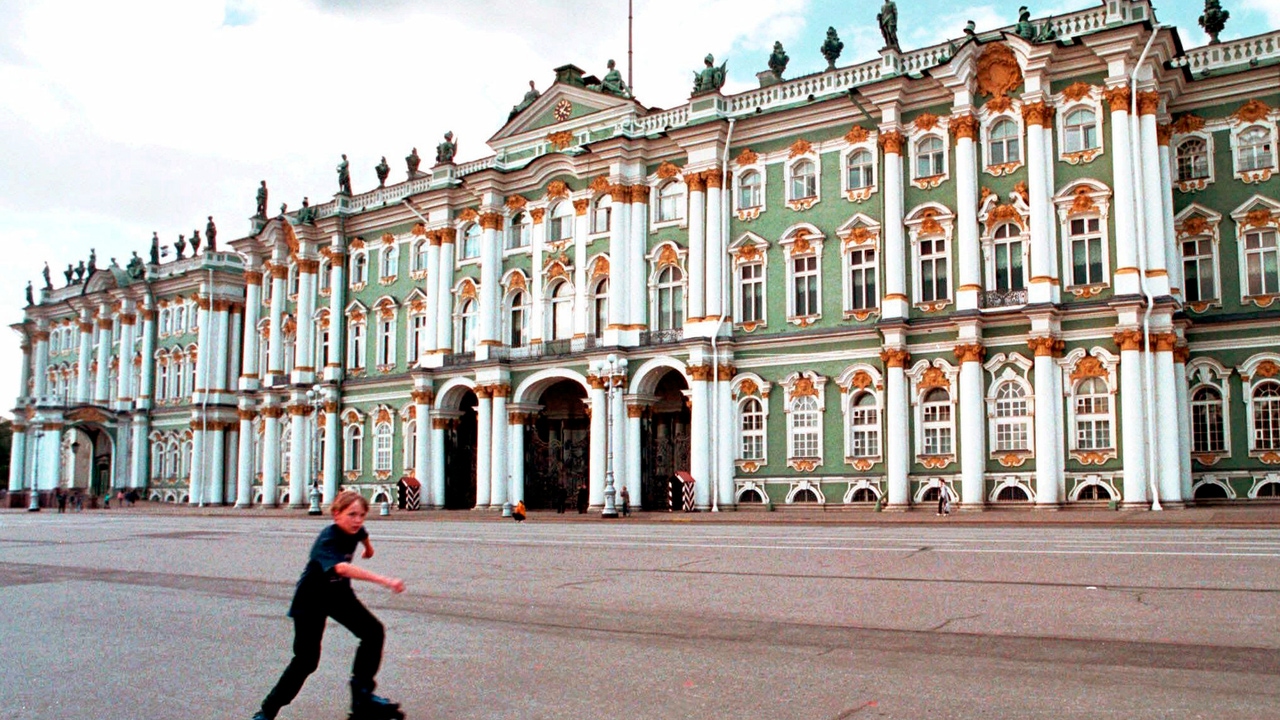 Evacúan el museo del Hermitage de San Petersburgo por una amenaza de bomba