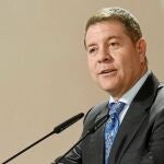 El presidente de Castilla La-Mancha, Emiliano García Page, ayer en la presentación de «Lanzaderas de Empleo»