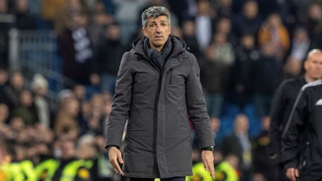 El entrenador de la Real Sociedad, Imanol Alguacil durante el partido ante el Real Madrid, de cuartos de final de la Copa del Rey, este jueves en el estadio Santiago Bernabéu