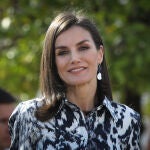 La Reina Letizia a su llegada al centro educativo Escuelas Profesionales Sagrada Familia-Fundación Peñaflor, ganador del Premio 'Escuela del año 2019' de la Fundación Princesa de Girona. Écija (Sevilla) a seis de febrero del 2020Los Reyes en el centro educativo Escuelas Profesionales Sagrada Familia-Fundación Peñaflor. Écija (Sevilla) a seis de febrero del 2020María José López / Europa Press06/02/2020