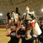 Daniel Luque y Álvaro Lorenzo salen a hombros en Valdemorillo