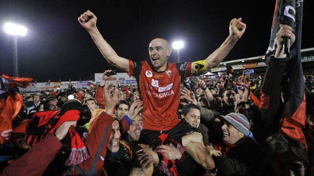 Pablo Infante celebra la victoria ante el RCD Espanyol, durante el partido de vuelta de los cuartos de final de la Copa del Rey de 2012