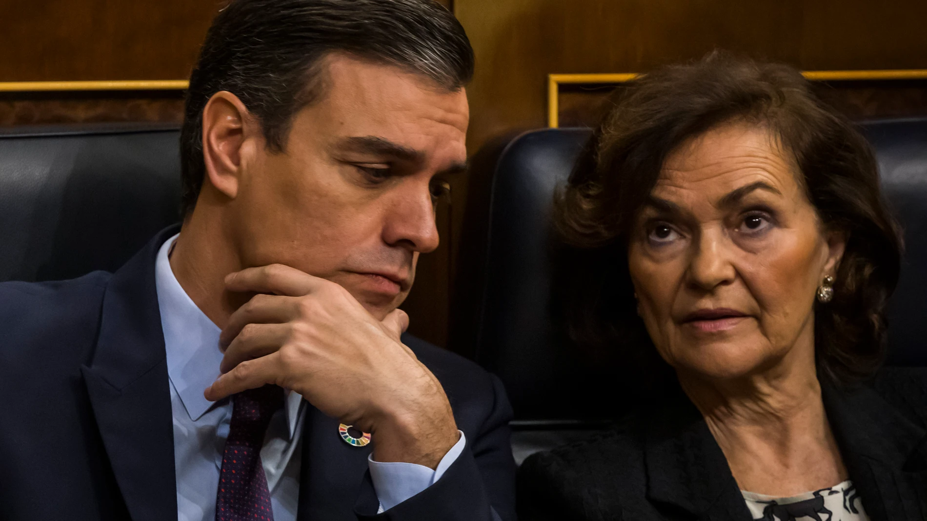 Primera Sesion de Control al Nuevo Gobierno en el Congreso de los DiputadosPedro Sanchez y Carmen Calvo