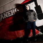 Flako atracaba bancos, ingresó en prisión y ahora lleva una vida radicalmente diferente: es padre de familia, mileurista y colabora con centros de menores y ONGs para la prevención con los más jóvenes