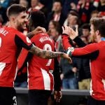 Los jugadores del Athletic celebran el tanto que les acerca a la final de Copa
